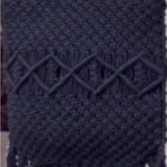 Danielle Nicole Macrame Crochet Fringe Wooden Handle Black Bag - Picture 5 of 11